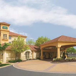 la-quinta-inn-suites-st-louis-westport.saint-louishotels.com/
